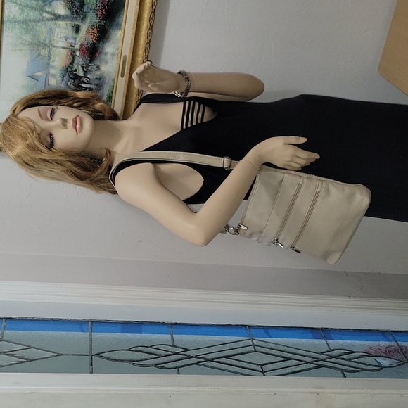 Large cream leather cowhide crossbody purse. - Picture 8 of 10